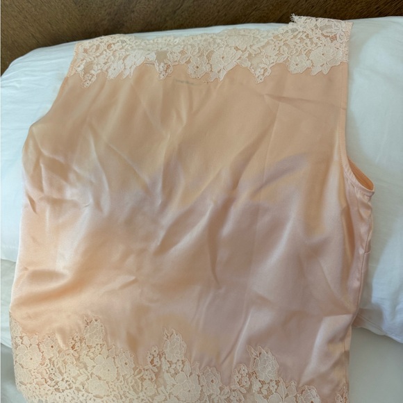 DÔEN Viviane Lace Trim Silk Satin Top nwt
Color: Peach Sorbet - Picture 5 of 10
